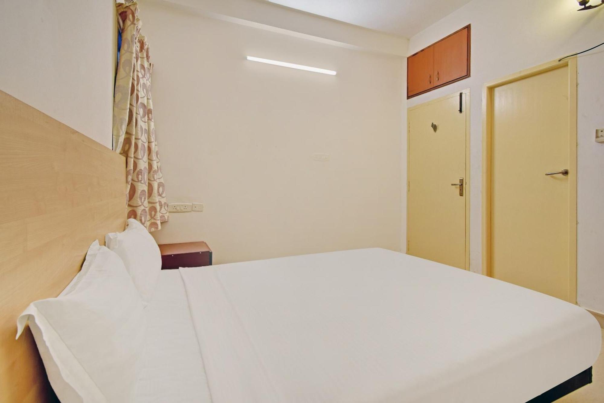 Hotel O Dakshin Villa Ecr Csennai Kültér fotó