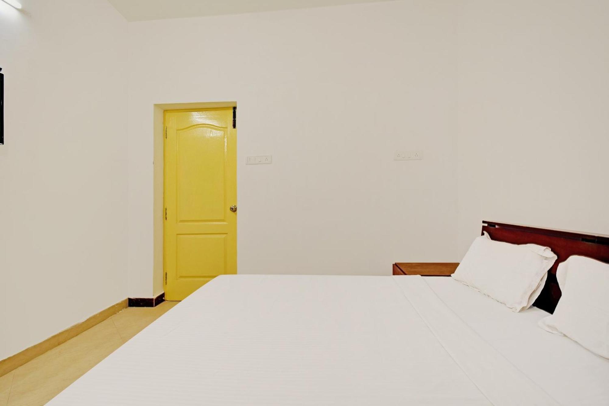 Hotel O Dakshin Villa Ecr Csennai Kültér fotó