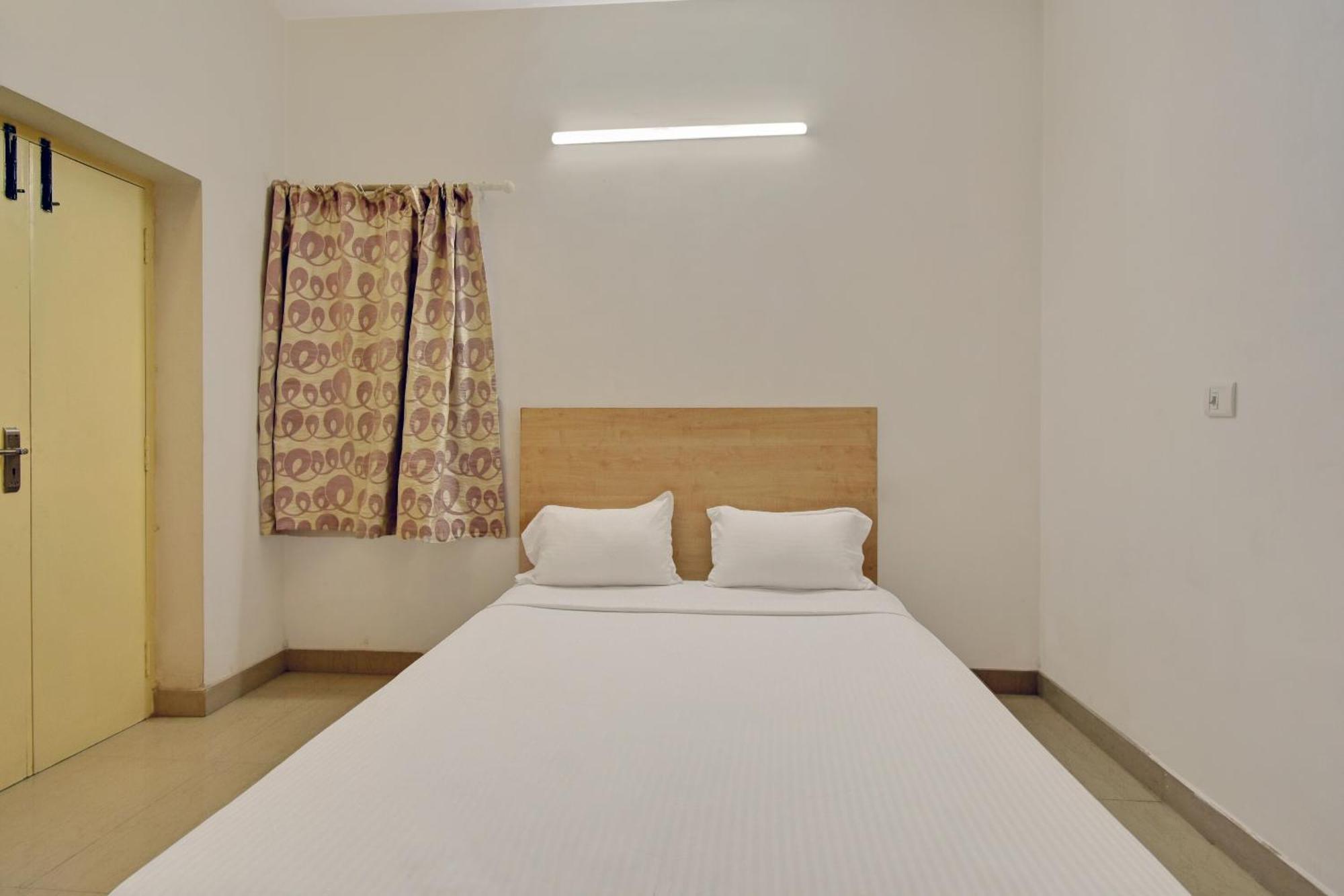 Hotel O Dakshin Villa Ecr Csennai Kültér fotó